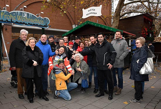 Eröffnung des Neuhauser Weihnachtsmarktes am 28.11.2019 u.a. mit Mitgliedern des Bezirksausschusses (©Foto. Ingrid Grossmann)